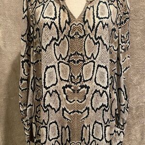 CAbi Serpentine Blouse, Sz M